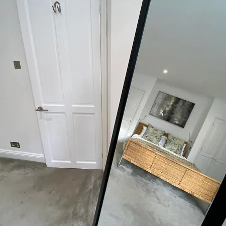 Fantastic Spacious Garden Flat With Own Private Entrance London Exterior photo