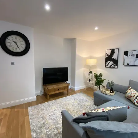 Fantastic Spacious Garden Flat With Own Private Entrance London Exterior photo