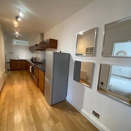 Fantastic Spacious Garden Flat With Own Private Entrance London Exterior photo