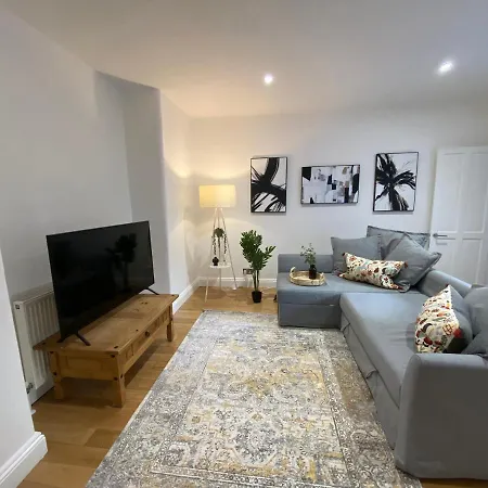 Fantastic Spacious Garden Flat With Own Private Entrance London Exterior photo
